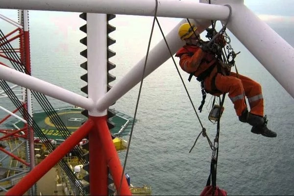 Acesso por Cordas - Alpinismo Industrial